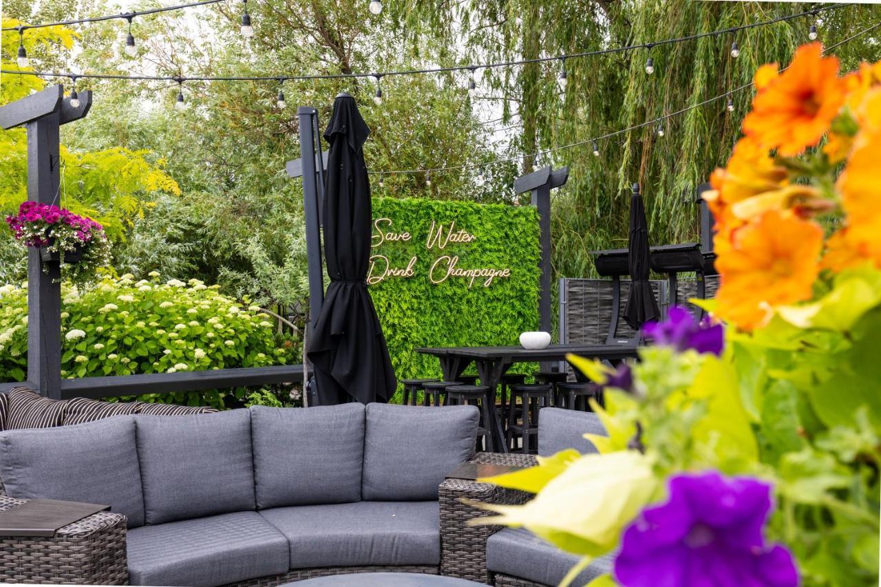 Manteo At Eldorado Resort Kelowna Exterior photo