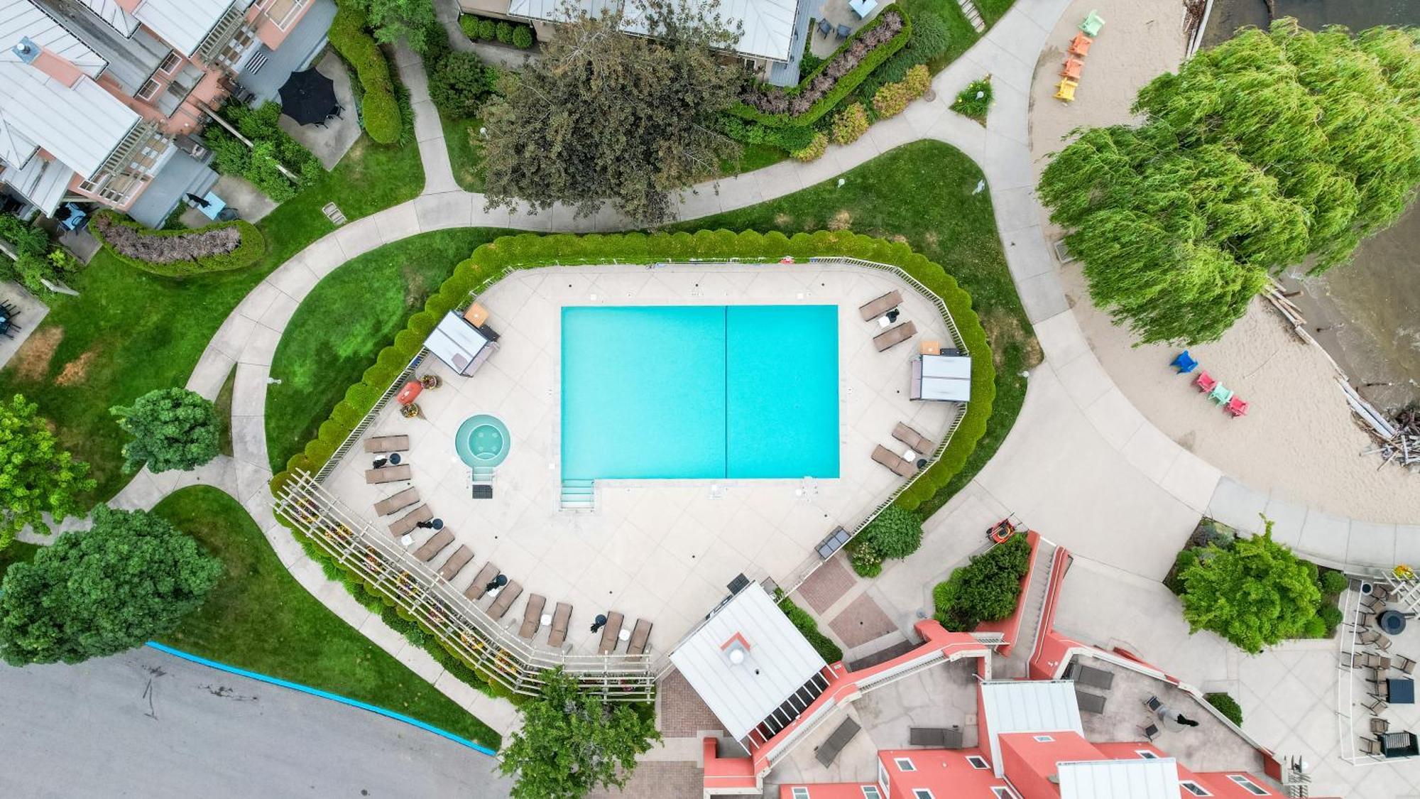 Manteo At Eldorado Resort Kelowna Exterior photo