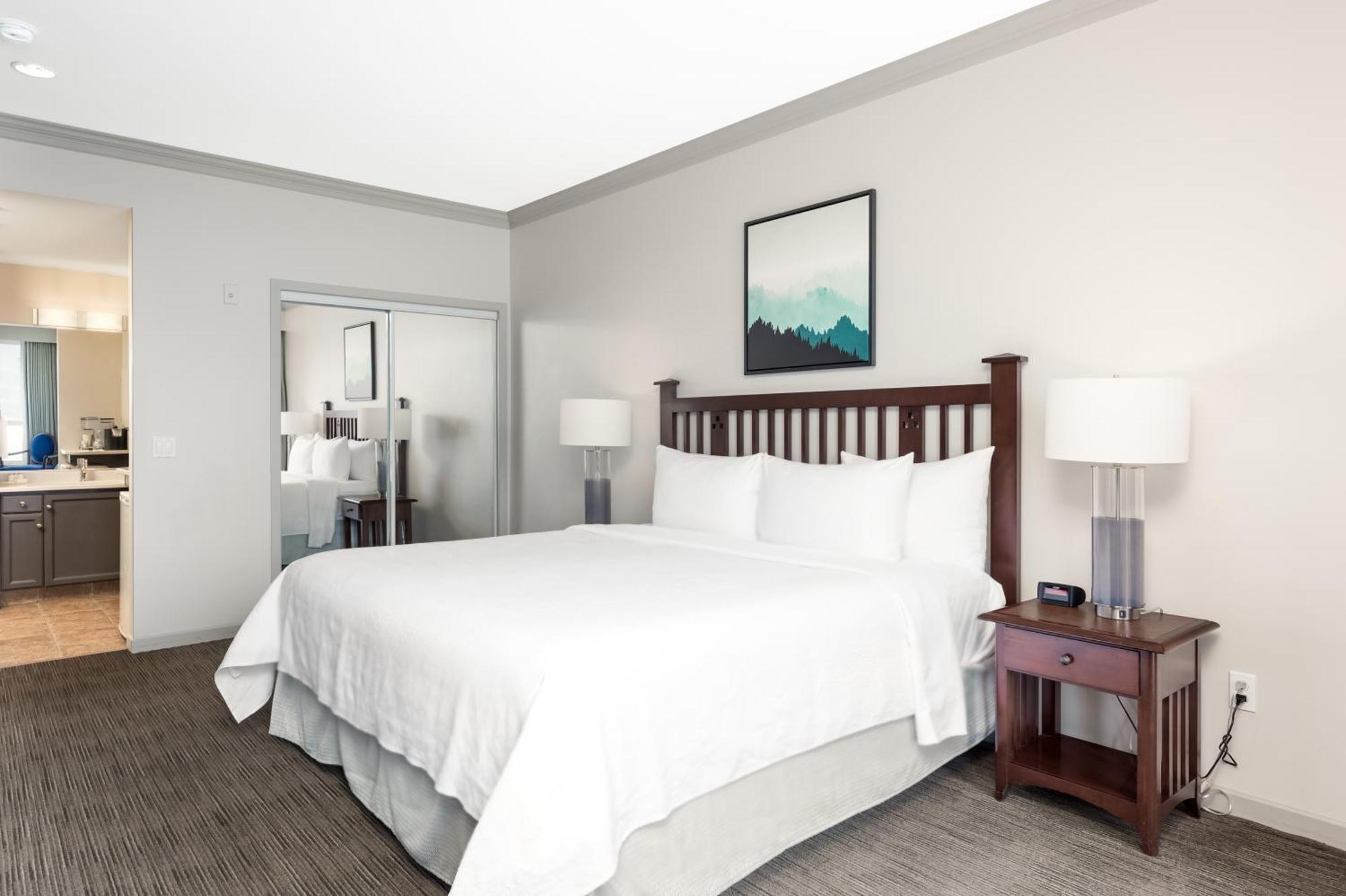 Manteo At Eldorado Resort Kelowna Exterior photo