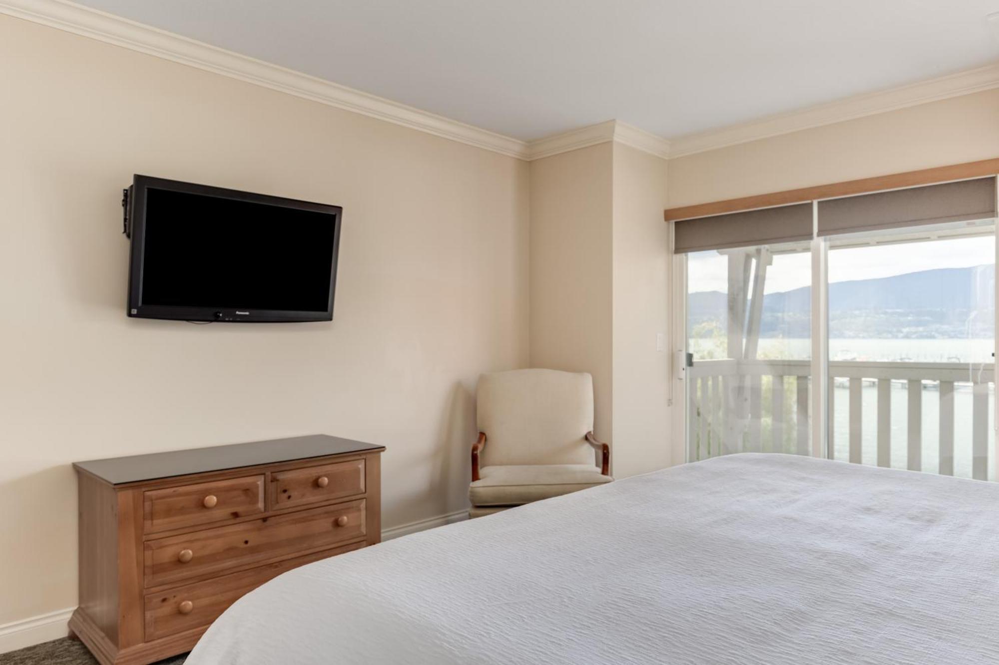 Manteo At Eldorado Resort Kelowna Exterior photo