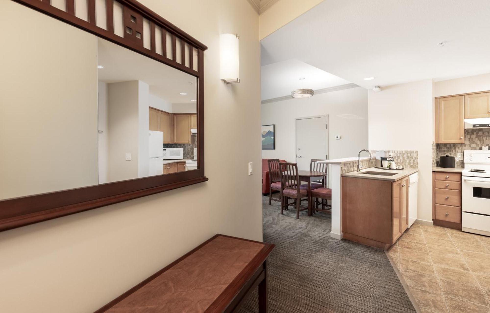 Manteo At Eldorado Resort Kelowna Exterior photo