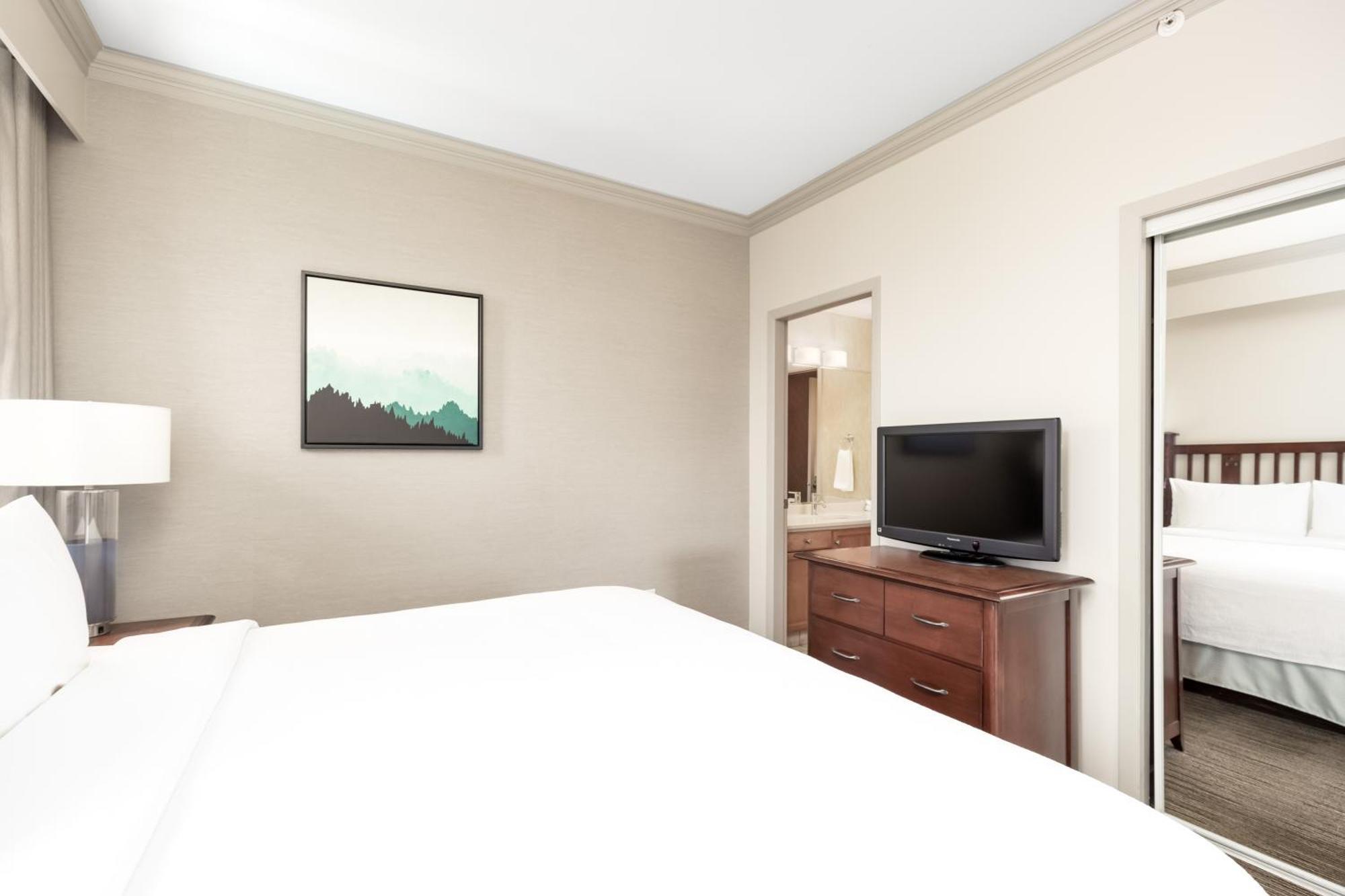 Manteo At Eldorado Resort Kelowna Exterior photo