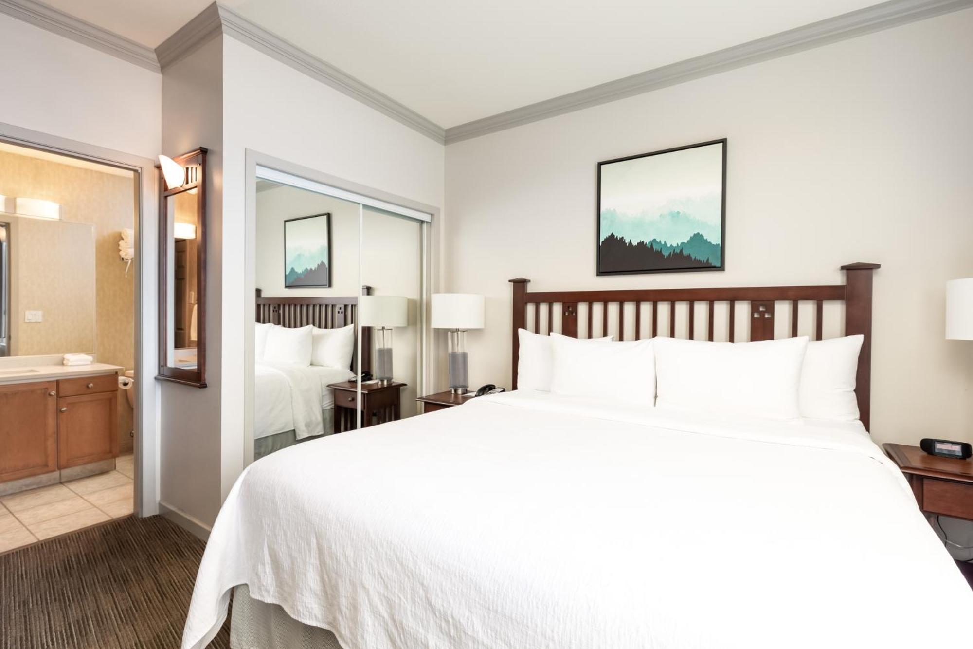 Manteo At Eldorado Resort Kelowna Exterior photo